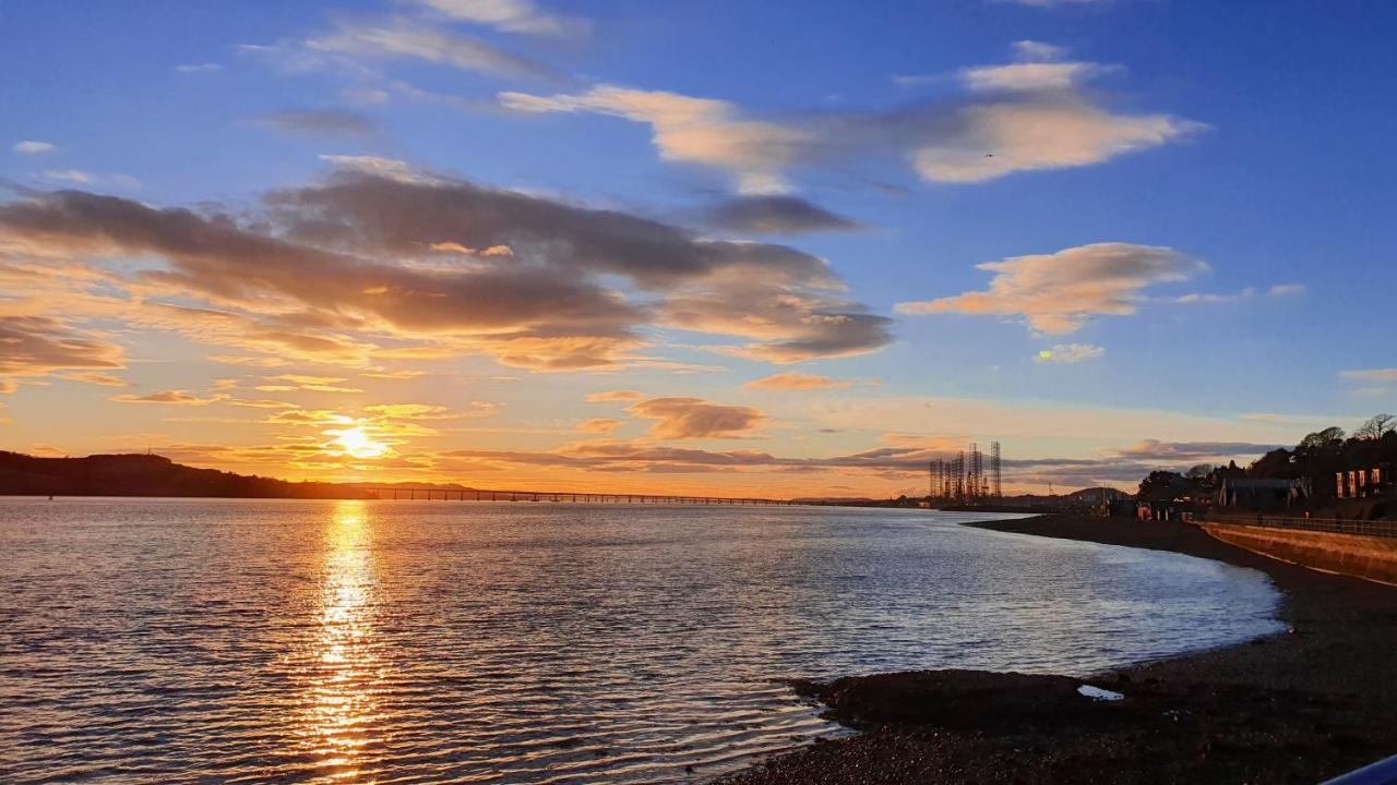 Spacious, Modern 3 Bedroom Luxury Flat In Centre Location Broughty Ferry Εξωτερικό φωτογραφία